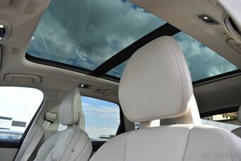 Volvo XC60 2.0B4.INSCRIPTION.AWD.VZDUCH.KAMERY360°.VÝHŘEV - 8