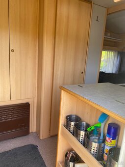 Obytny přívěs karavan Knaus - 8