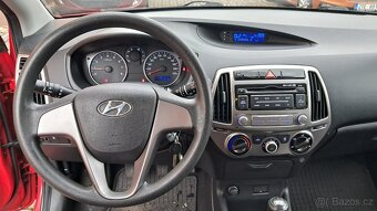 Hyundai i20, 1.2i / najeto 41 000 km 1.Majitel - 8