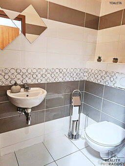 Pronájem reprezentativní kanceláře s terasou 10 m2 a parkova - 8