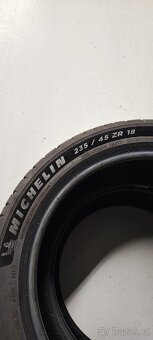 235/45/18 Continental a Michelin, 2023 a 2024, 6.4mm - 8