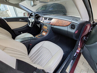 Mercedes CLS 350 CDI rok 2010, cena 168 000kč na zimní sadě - 8