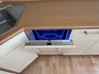 Prodej kompletně zařízené kuchyně za skvělou cenu - 8
