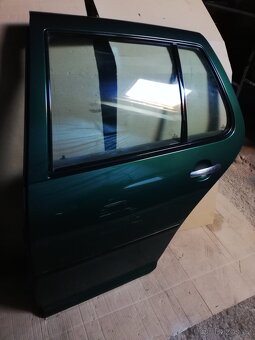 Prodám zadní dveře na VW Golf 4 - 8
