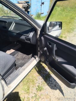 Škoda favorit prodám - 8