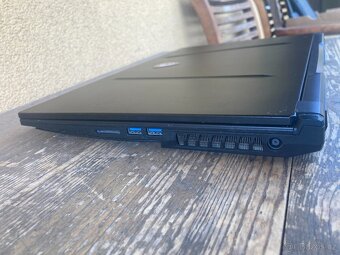 Herní notebook MSI GL75 Leopard 10SCSR - 8
