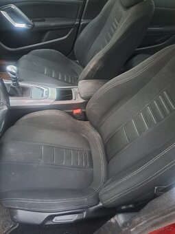 Peugeot 308 1.6i - 8