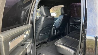 Dodge RAM 1500 Laramie, V8 5,7 HEMI eTorque 4x2 - 8