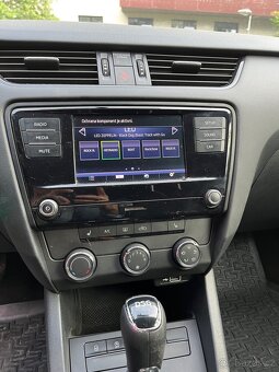 Škoda Octavia Combi automat 1,6 - 8