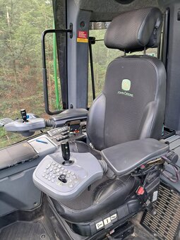 Vyvážecí souprava JOHN DEERE 1110E iT4 - 8