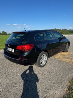 Opel Astra J 1.6 - 8