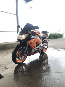 Honda cbr 900rr - 8