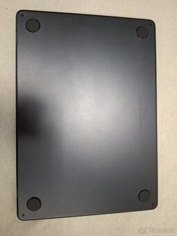 Macbook Air 13 palců M2 chip 8 GB RAM 256 SSD - 8