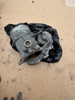 Díly z motoru 2.3 Iveco - 8