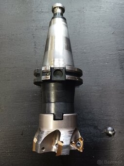 Fréza s vyměnitelnými destičkami - 8