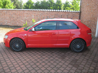 AUDI A3 2.0 TDi S-LINE QUATTRO - 8