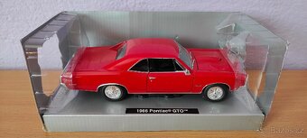 Modely aut 1/24/25 - New Ray - 8