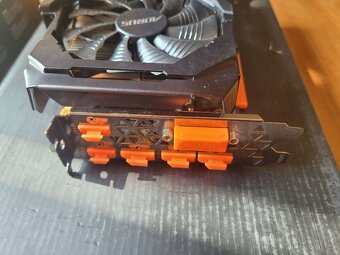 Nefunkční grafická karta AORUS GeForce GTX 1080 Ti 11GB - 8