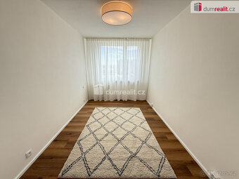 Pronájem bytu 2+kk 45 m2 zařízený po rekonstrukci panel - 8