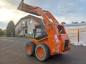 Locust L 1203 smykový nakladač - 8