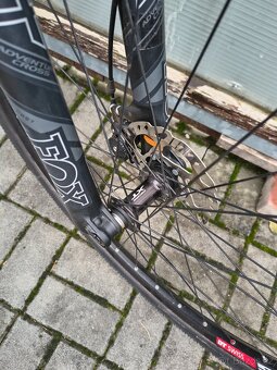 Cestovní Gravel BC Flint s odpruženou FOX vidlicí - 8