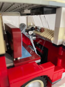 LEGO Creator: Volkswagen T1 Camper Van - 8