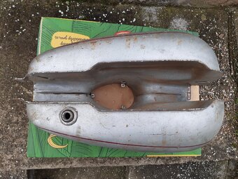 Nádrž jawa čz 125 150 175 malá kývačka - 8