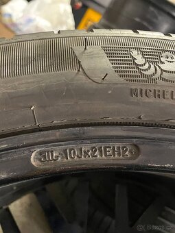 21" komplet. sada: letní pneu MICHELIN, senzory tlaku, disk - 8