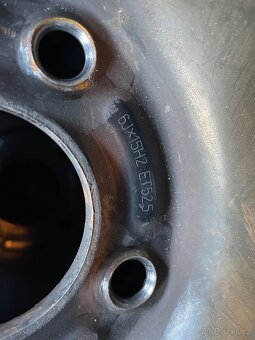 Plech. disky R15 Ford Focus 1, letní pneu, originál poklice - 8