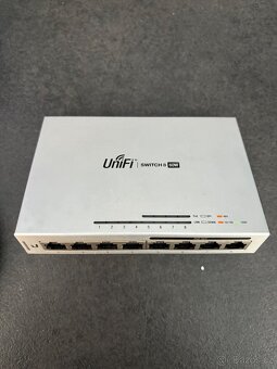 Kompletní sada UniFi síťových zařízení a kamer-jak NOVÉ.17ks - 8