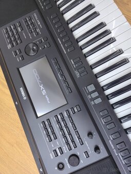 Prodám profesionální klávesy Yamaha PSR-SX700 - 8
