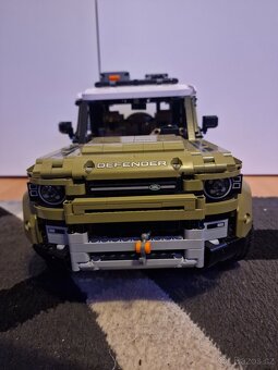 42110 Land Rover Defender - 8
