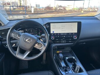 Lexus NX 450 + hybrid 2024. 11. měsíc - 8