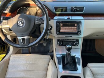 Volkswagen Passat - 8