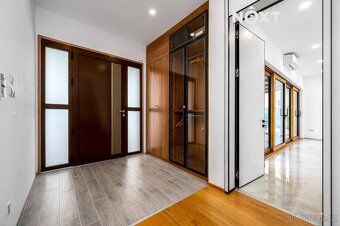 Prodej Vila, 320㎡ - 8