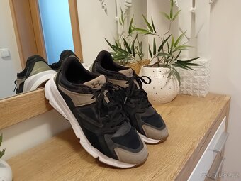 Under Armour pánské teenisky vel. 46/47 kožené - 8