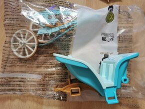 Playmobil Svítící brána, 2x Pegas, s kočárem a 3 princezny - 8