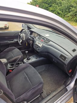 Mitsubishi Lancer - 8