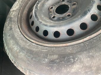 Zimní pneu 195/65 r15 Bf goodfich na discich Renault - 8
