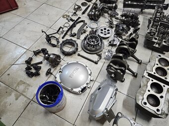Části motoru Yamahy XJ 900 Yamaha XJ900 - 8