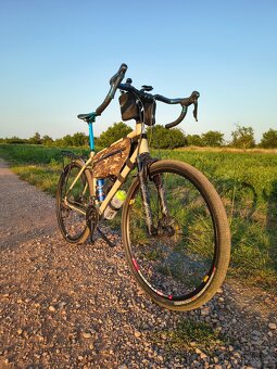 Expediční Gravel s FOX vidlicí - 8