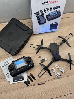 Dron se stabilizací a displejem - 8