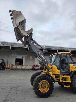 Nakladač Volvo L50G - 8