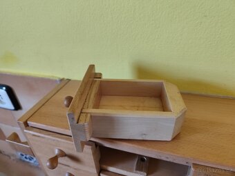 Dřevěná kuchyň - 8