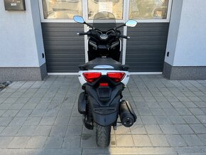 Skútr Yamaha Xmax 125 - 8