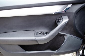 Škoda Octavia Combi 2.0 TDI Sportline DSG - 8