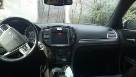 Chrysler 300C - 8