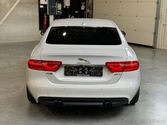 Jaguar XE 2.0i R Sport Dynamic - 241 hp - 8