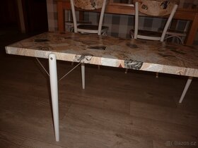 Retro "novinový" konferenční stolek po renovaci - 8