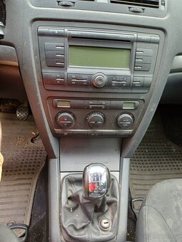 Škoda Octavia FSI 1,6 2006 - 8